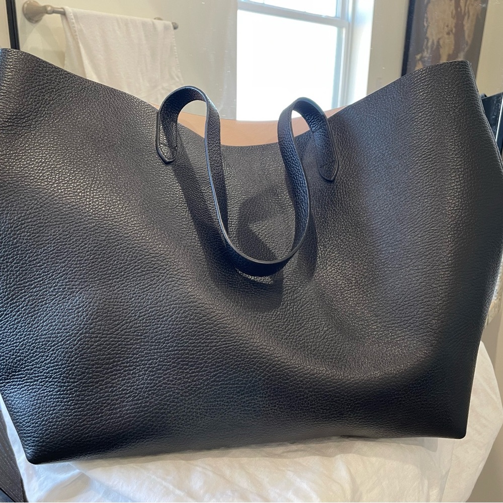Cuyana Structured Tote- Black